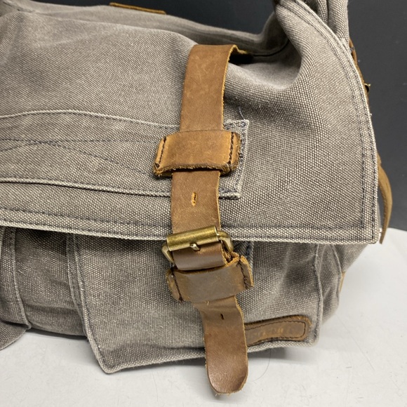 Berchirly Canvas Crossbody Bag - Picture 5 of 17
